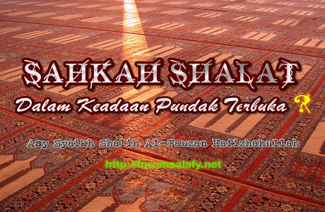 Sahkah Shalat Dalam Keadaan Pundak Terbuka?